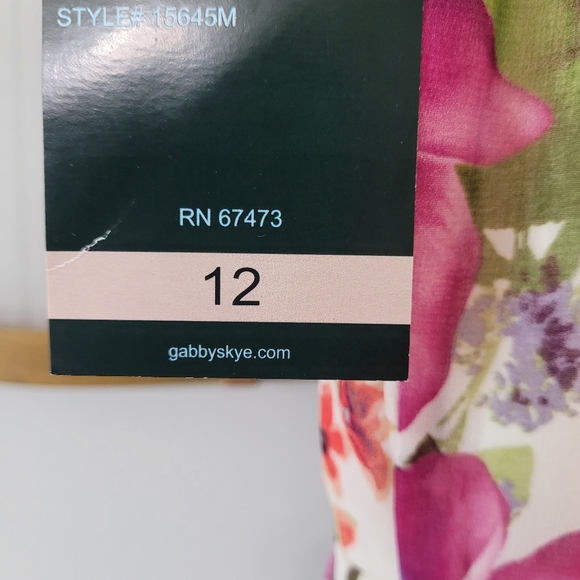 Gabby Skye Wedding Guest Dress 12 - Picture 7 of 10